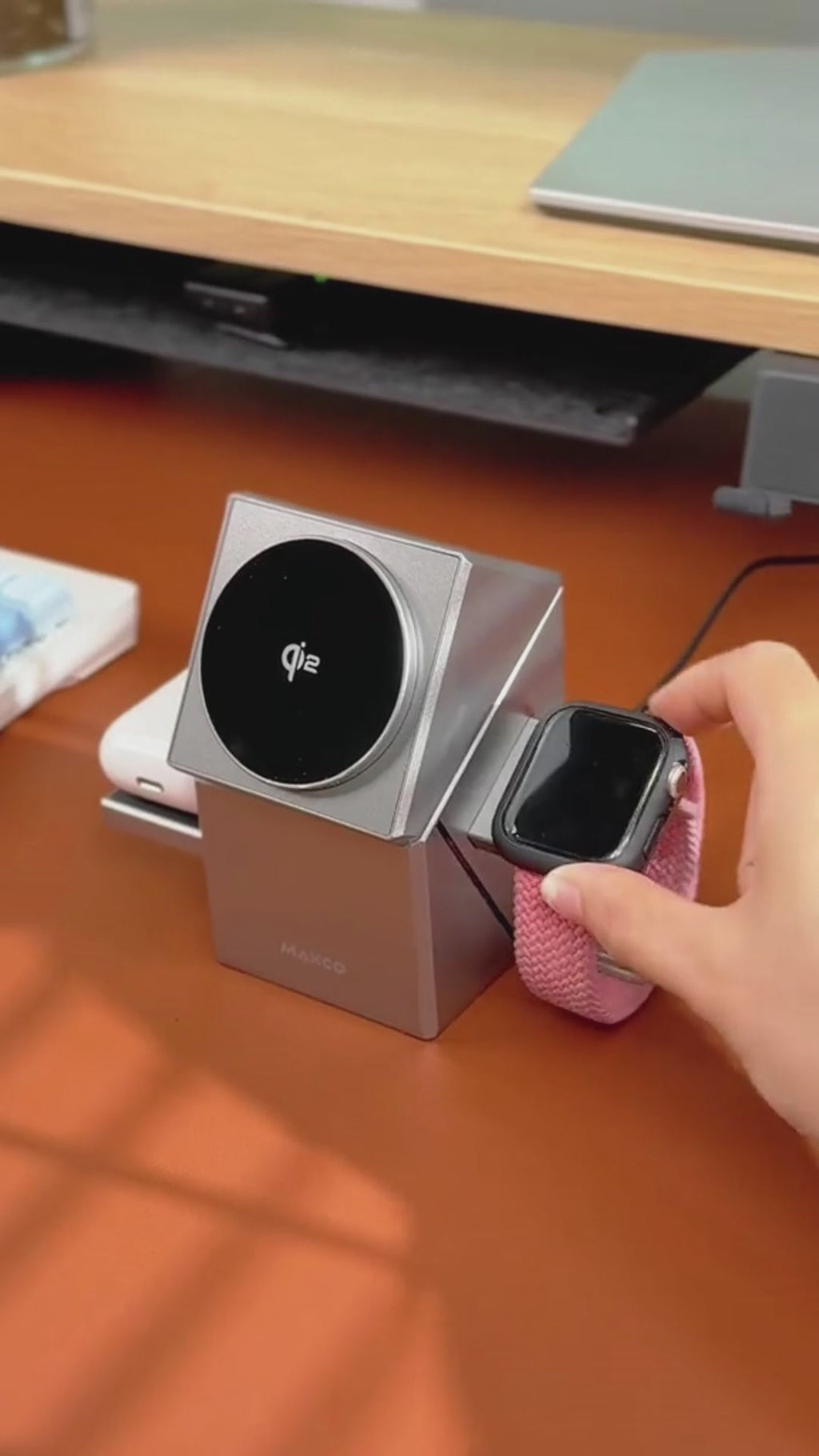 Magnetic Wireless Charging Stand for Rubik’s Cubes